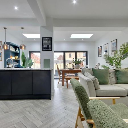Clover Lodge Portsmouth Luxury Home With Off Road Free Parking Exteriér fotografie